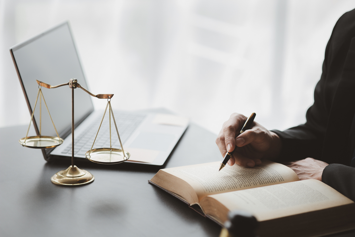 Профессии, связанные юриспруденцией и доступные после колледжа