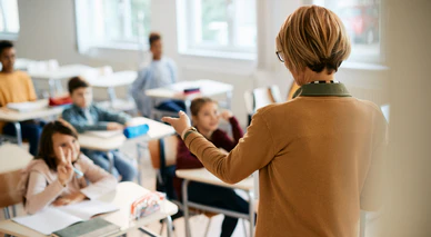 Как воспитателю стать учителем и расширить профессиональные перспективы