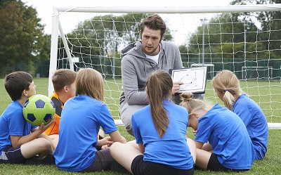 Как стать тренером по футболу и обучать любимому делу детей